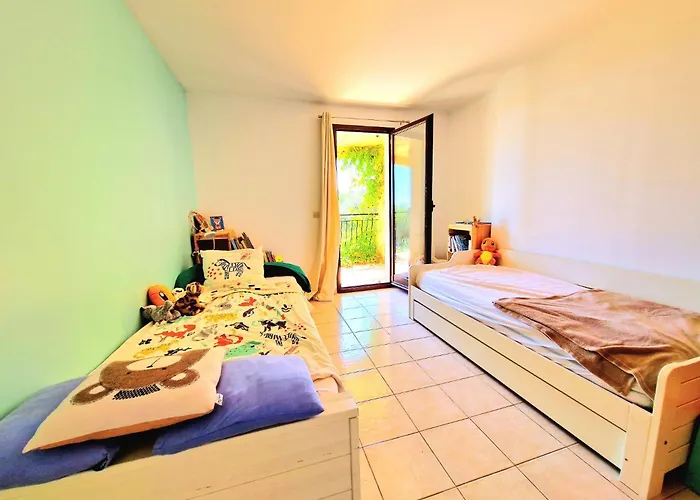 Maison Provencale Sur Collines De Nice Avec Piscine Et Vue Mer